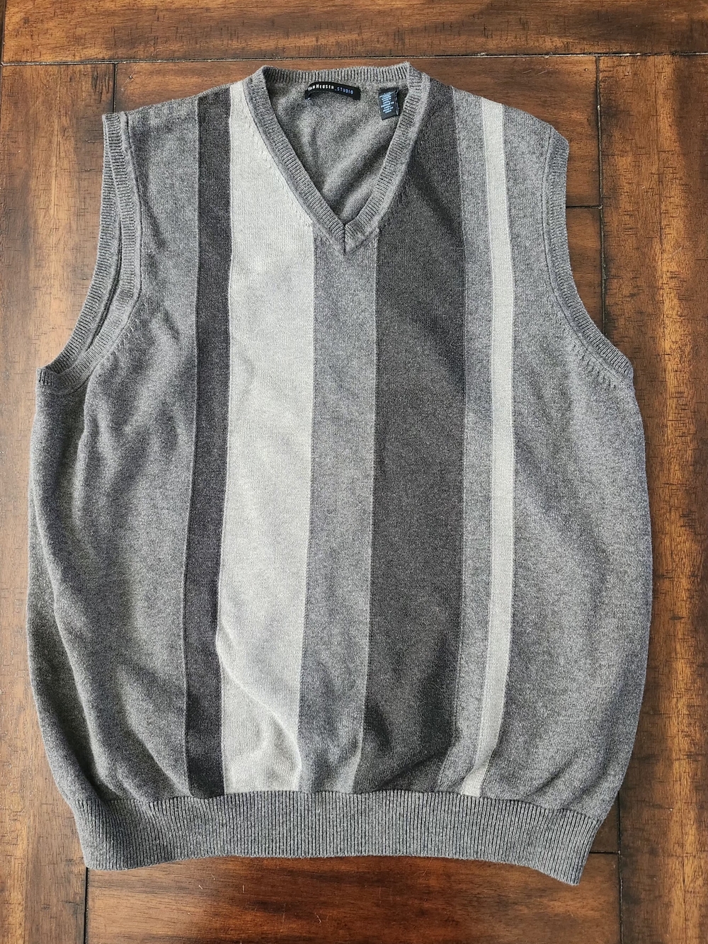 Van Heusen Men's Gray Multi-Stripe V-Neck Sweater Vest